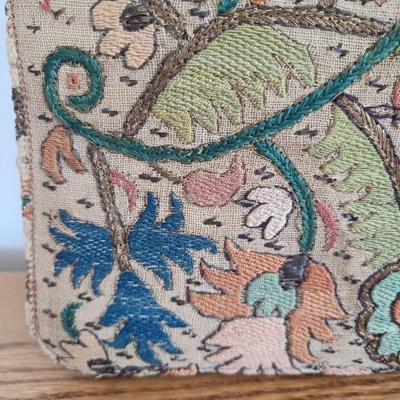 Vintage Floral Carpetbag Tapestry Needlepoint Embroidered Clasp Purse With Strap - Picture 8 of 15